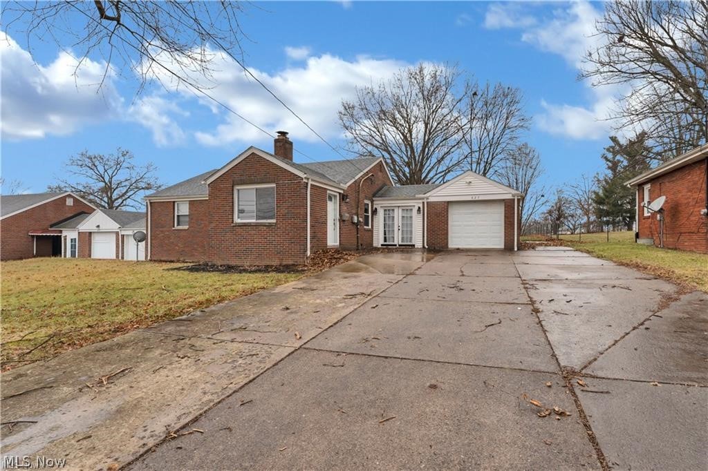 627 Poland Avenue Property Photo 3
