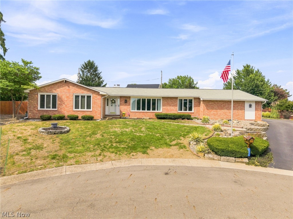 2215 Tamarack Circle NE