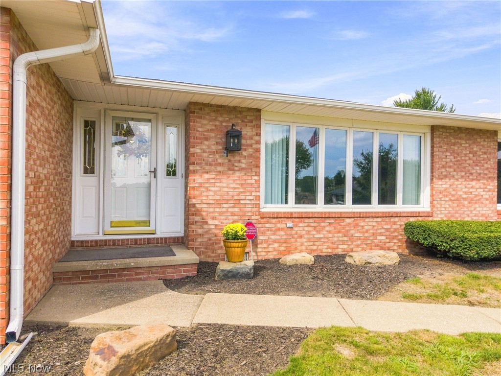 2215 Tamarack Circle Ne Property Photo 2