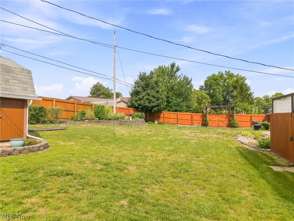 2215 Tamarack Circle Ne Property Photo 7