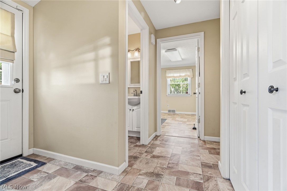 2215 Tamarack Circle Ne Property Photo 20