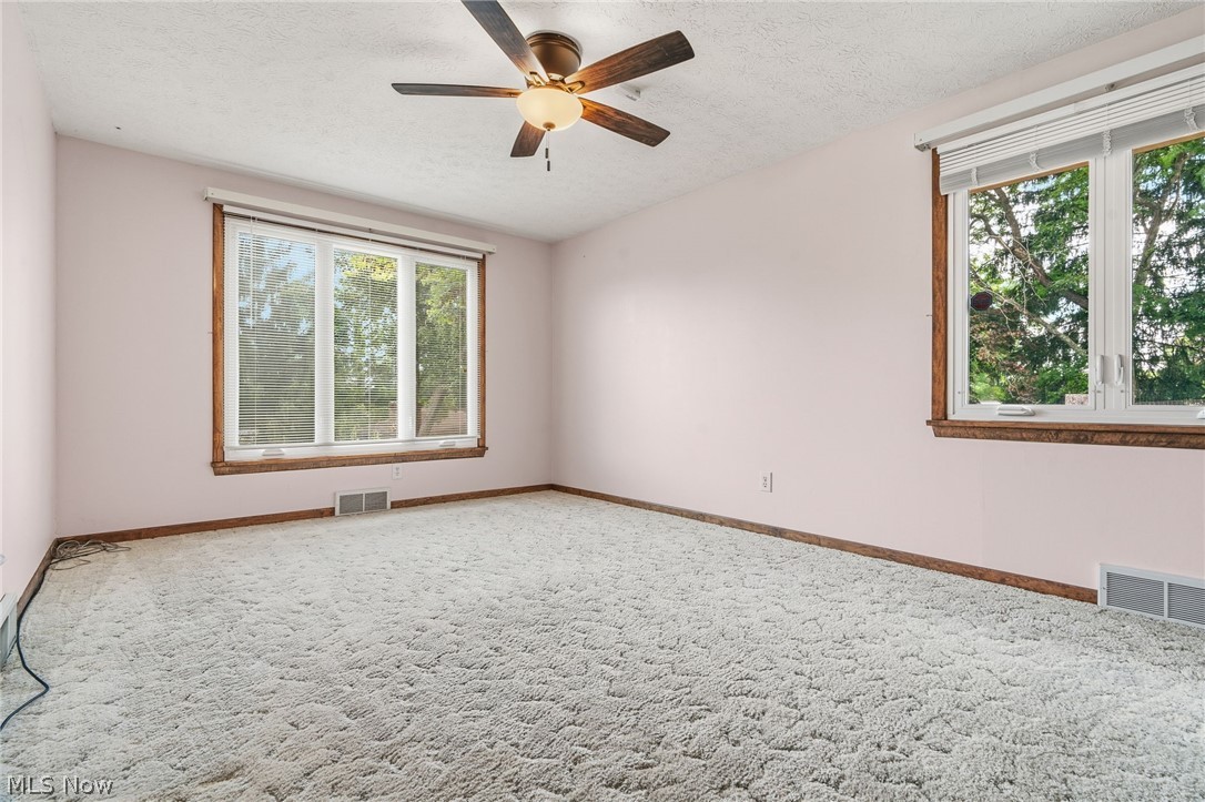 2215 Tamarack Circle Ne Property Photo 26