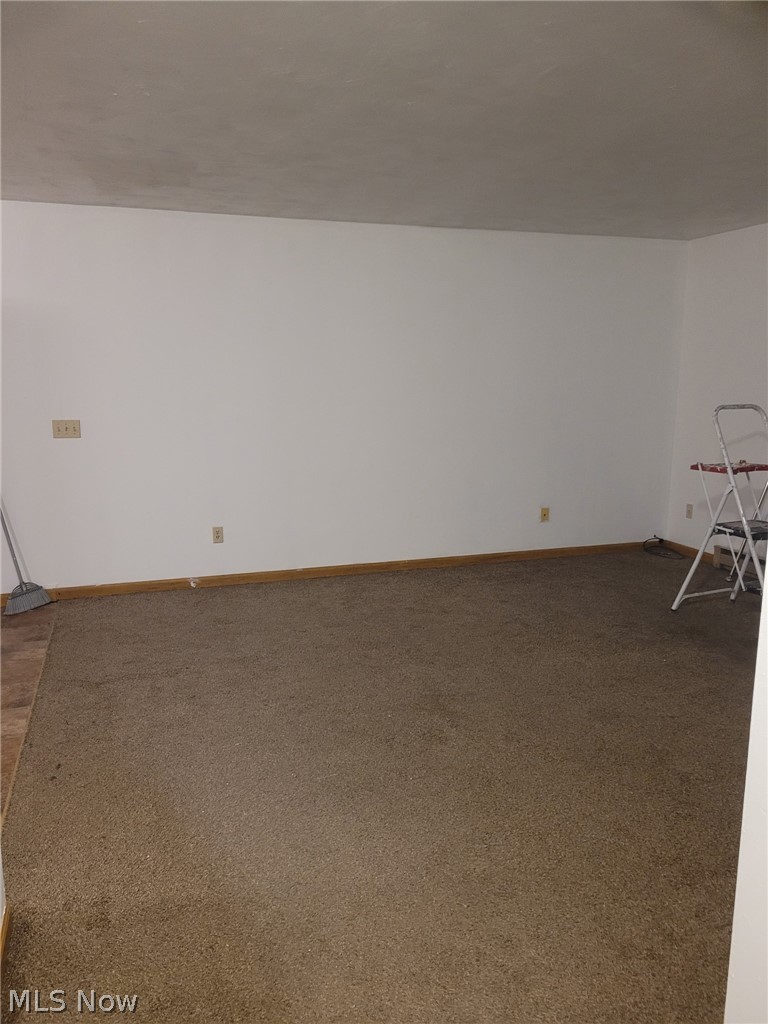 120 N Main Street Property Photo 32