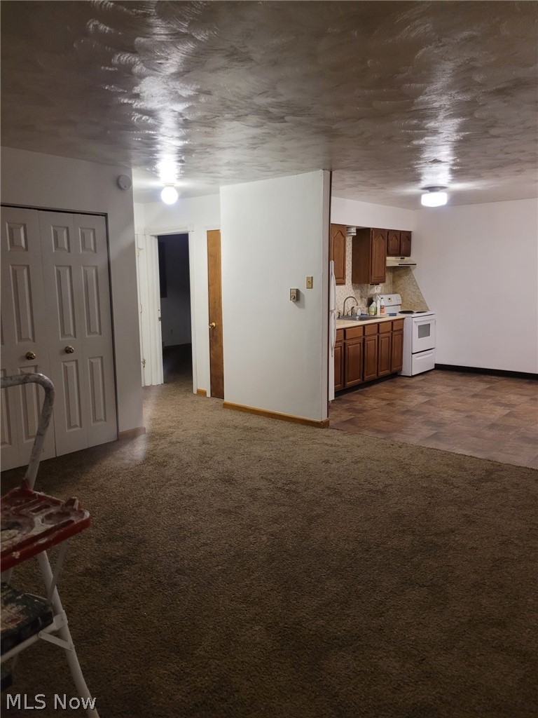 120 N Main Street Property Photo 33