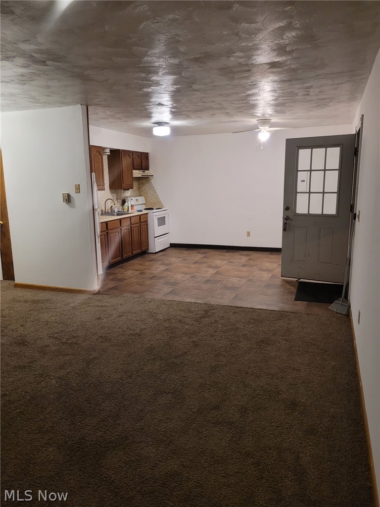 120 N Main Street Property Photo 34