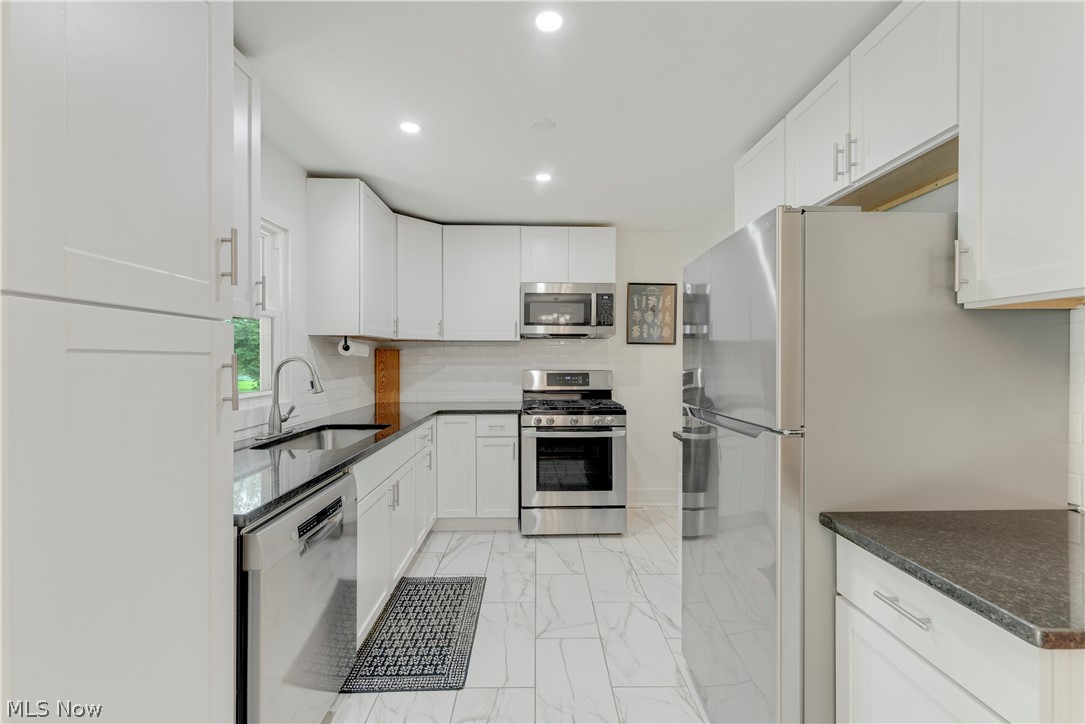 10074 Darrow Road Property Photo 11