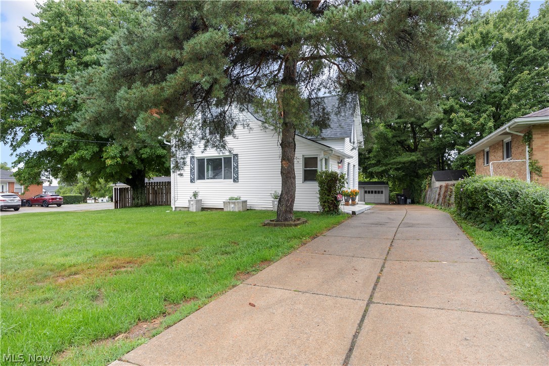 7540 State Road Property Photo 1