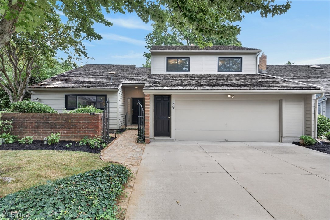 333 N Portage Path 39