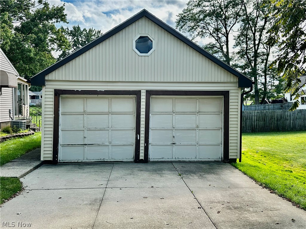 1188 Meadowbrook Boulevard Property Photo 3