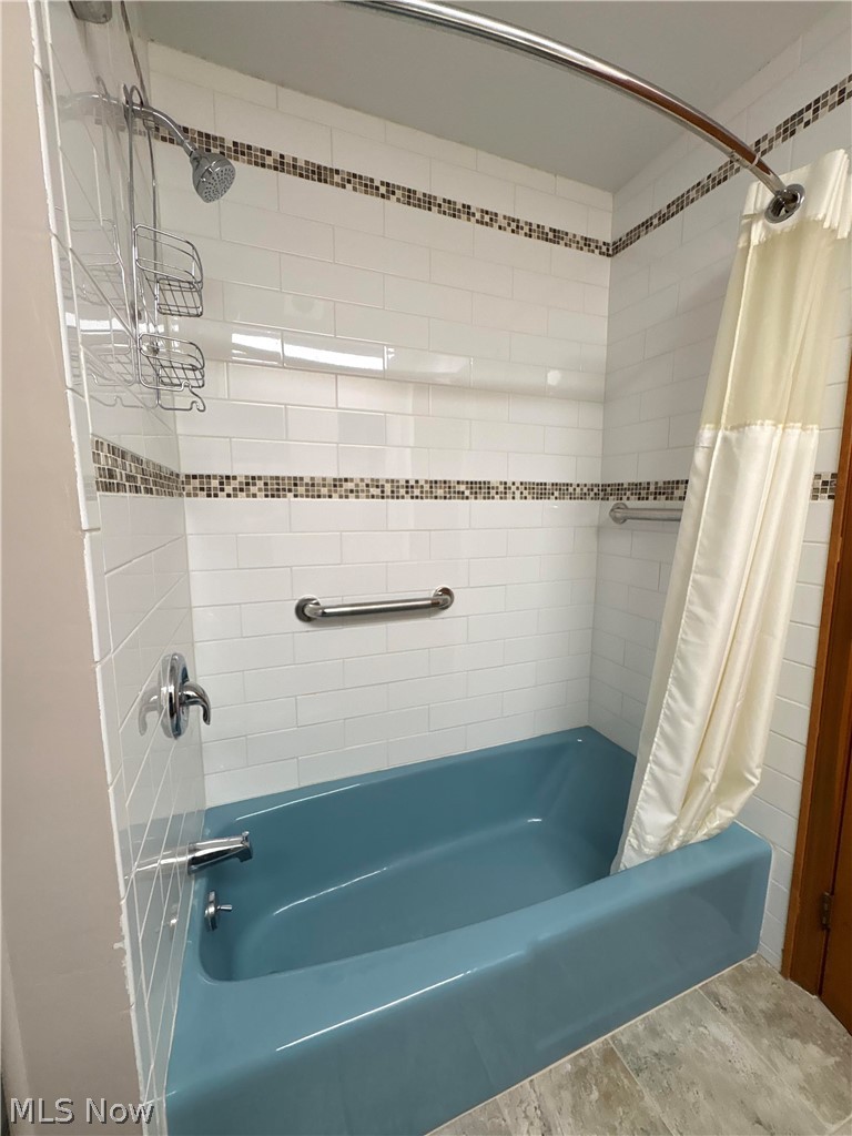 28000 Aurora Road Property Photo 24