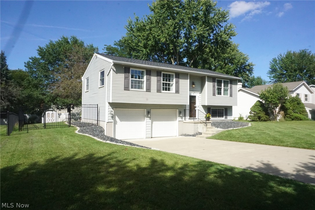 951 Brookpoint Drive Property Photo 2