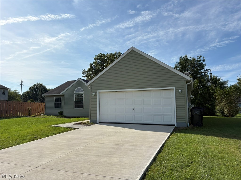 459 Hampton Drive Property Photo 2