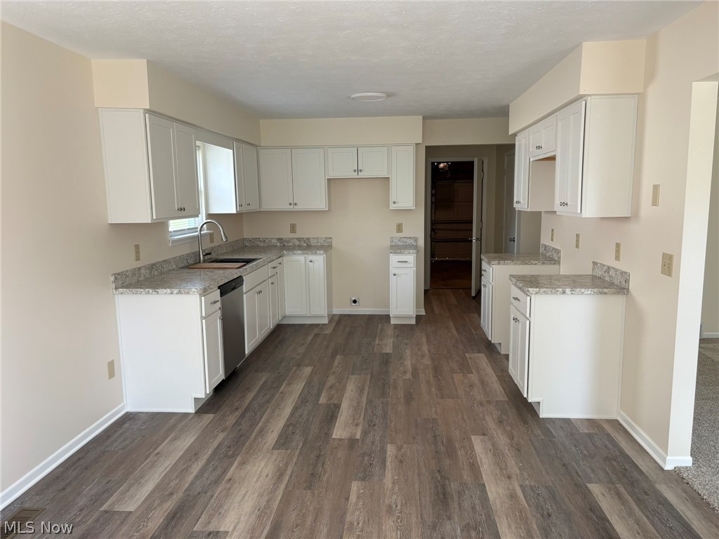 459 Hampton Drive Property Photo 8