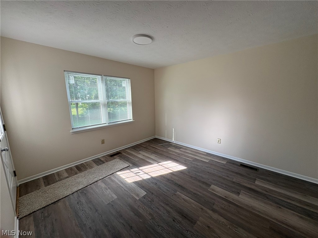 459 Hampton Drive Property Photo 11