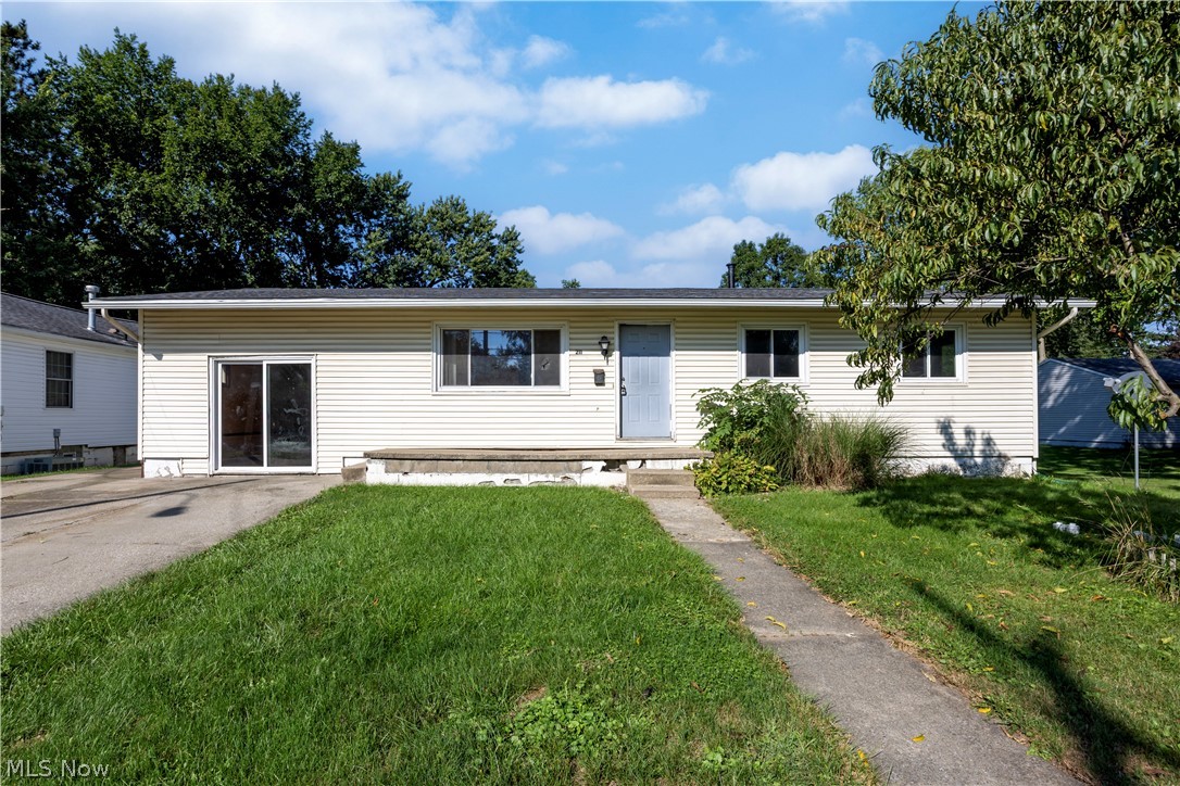 211 S Elm Street Property Photo 1