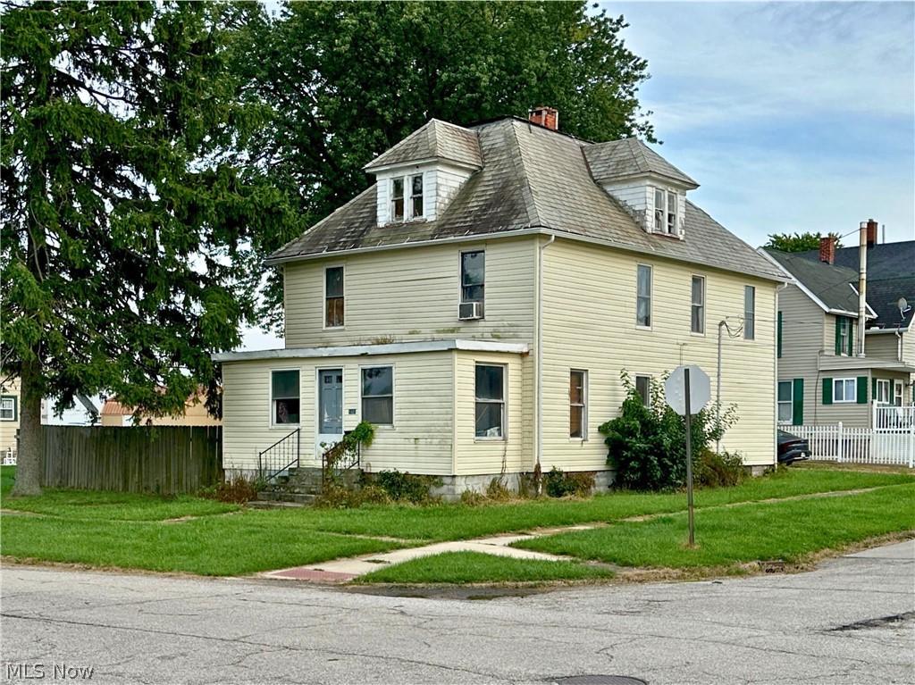 1628 W 10th Street