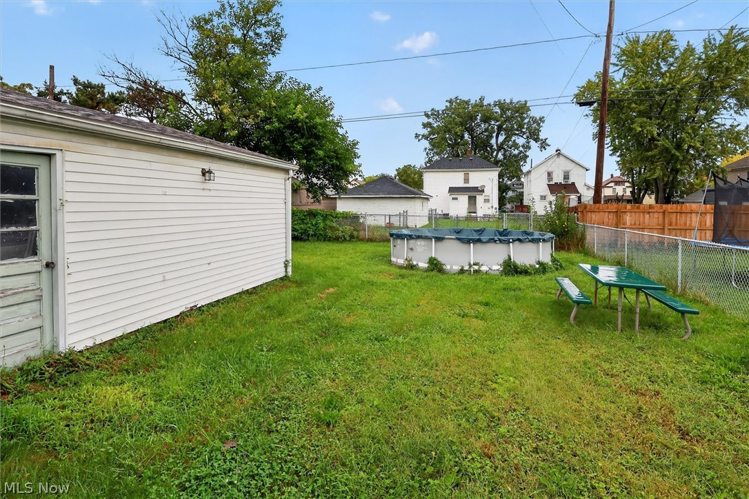 2227 E 30th Street Property Photo 31