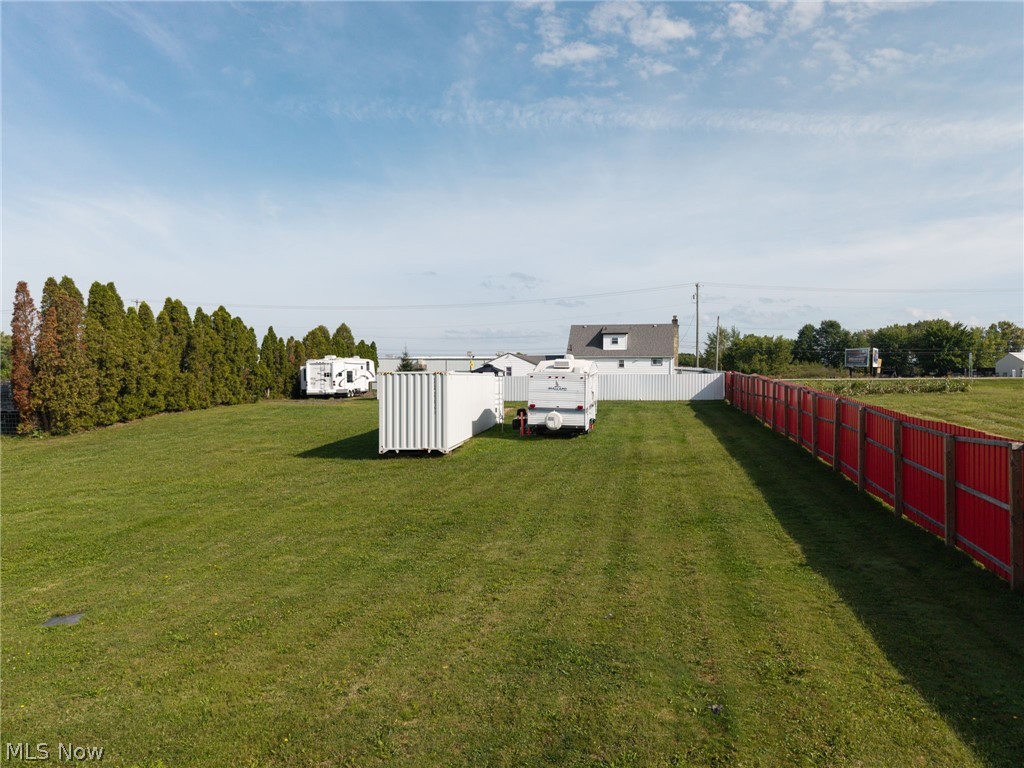 14479 Lincoln Way E Property Photo 4