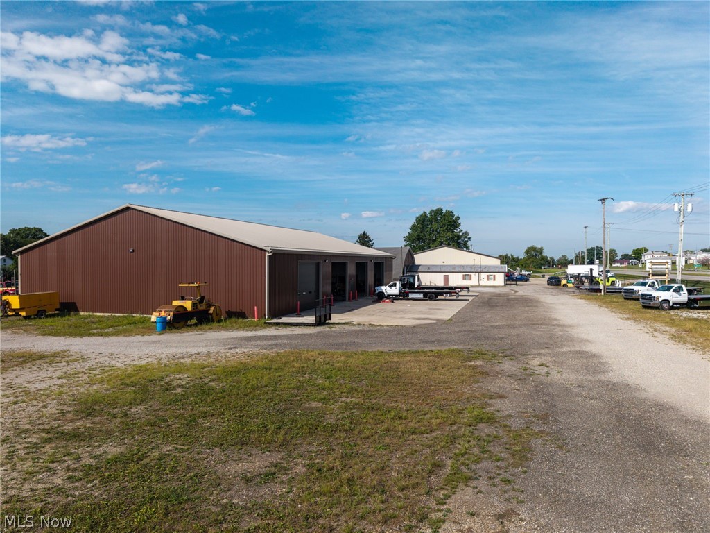 14479 Lincoln Way E Property Photo 15