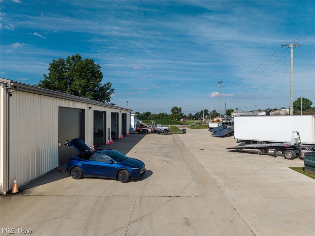 14479 Lincoln Way E Property Photo 16