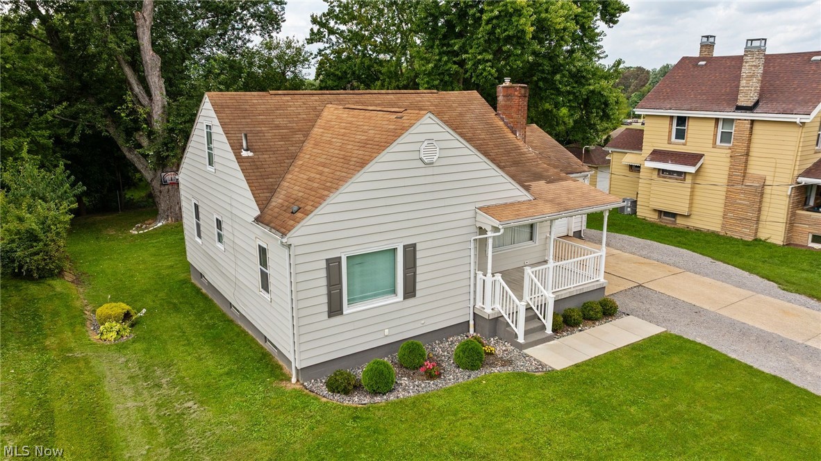 542 6th Street Property Photo 4