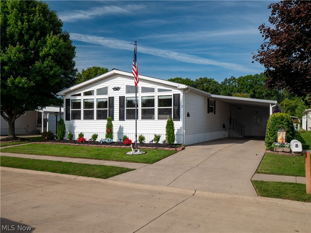 8 Emerald Lane Lane Property Photo 1