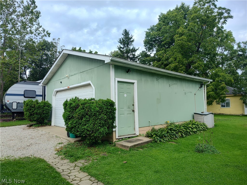 6005 Hillcrest Avenue Property Photo 12