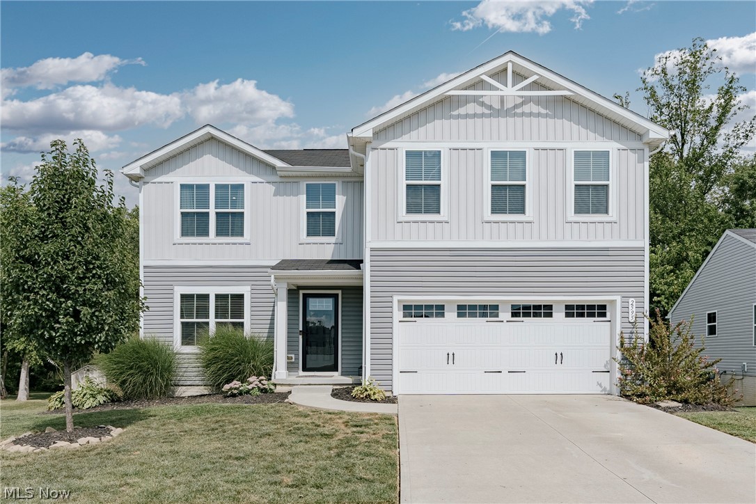 2595 Bishop Oval Property Photo