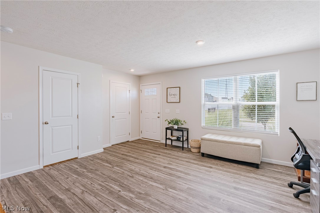 2595 Bishop Oval Property Photo 3