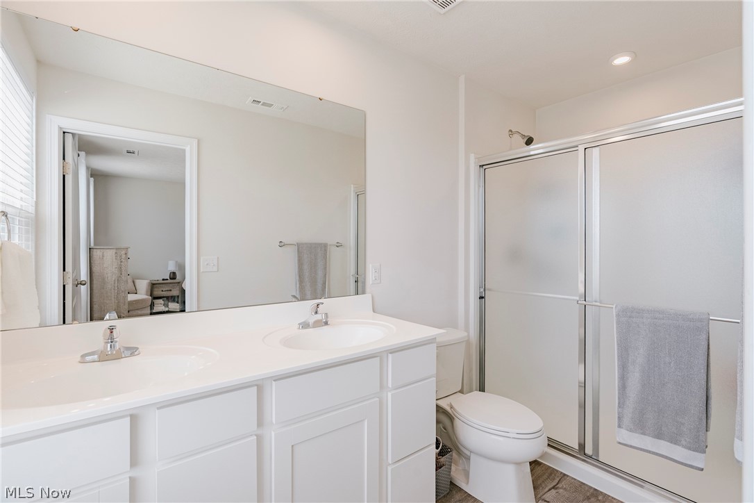 2595 Bishop Oval Property Photo 20