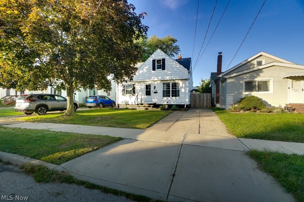 395 E 324th Street Property Photo 1