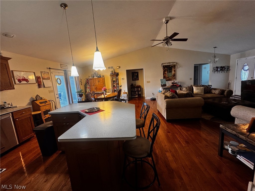 703 Oak Tree Lane Property Photo 9