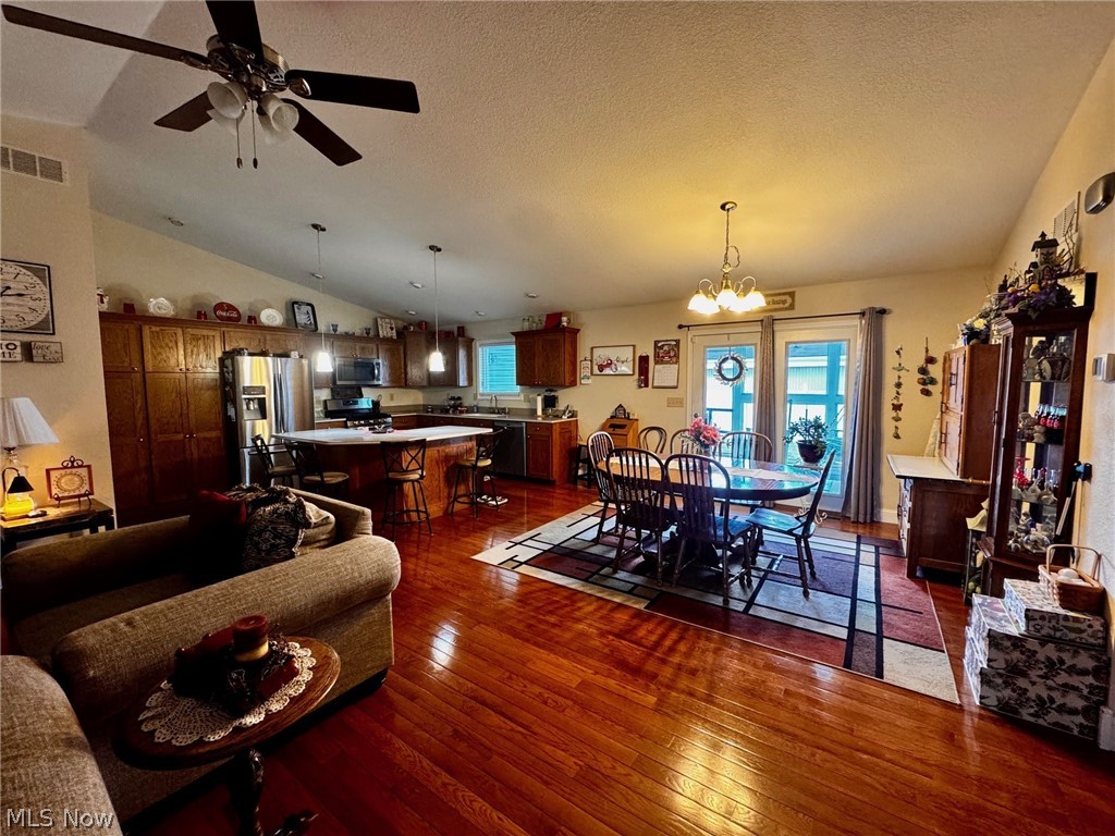 703 Oak Tree Lane Property Photo 11