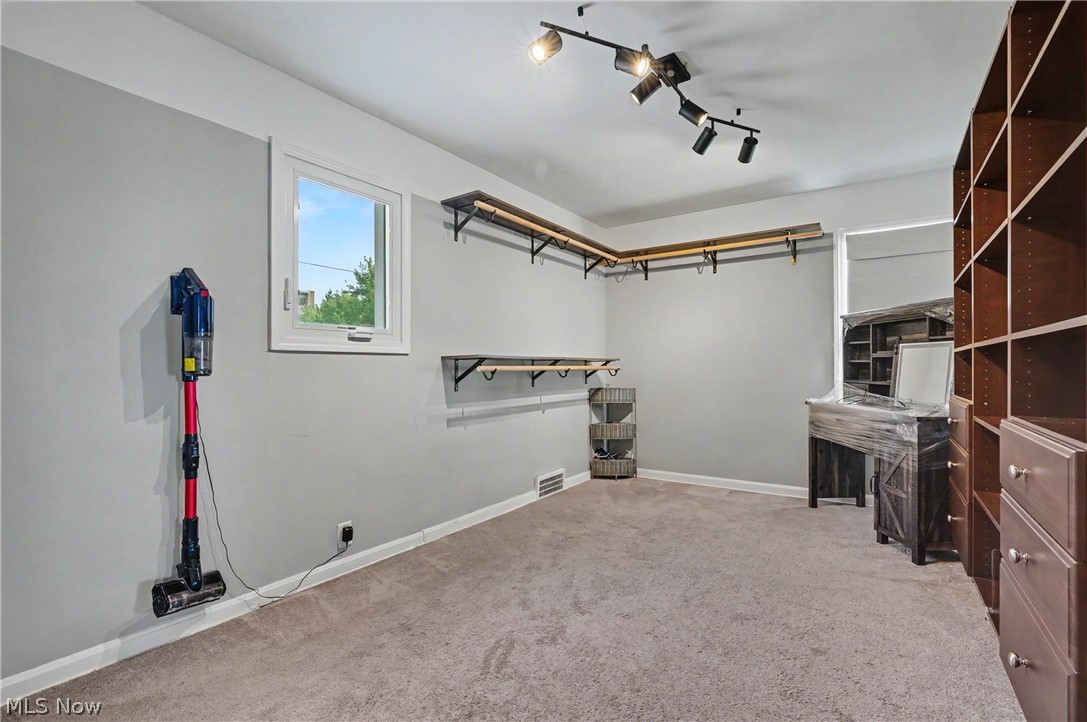 20060 Parkview Avenue Property Photo 43