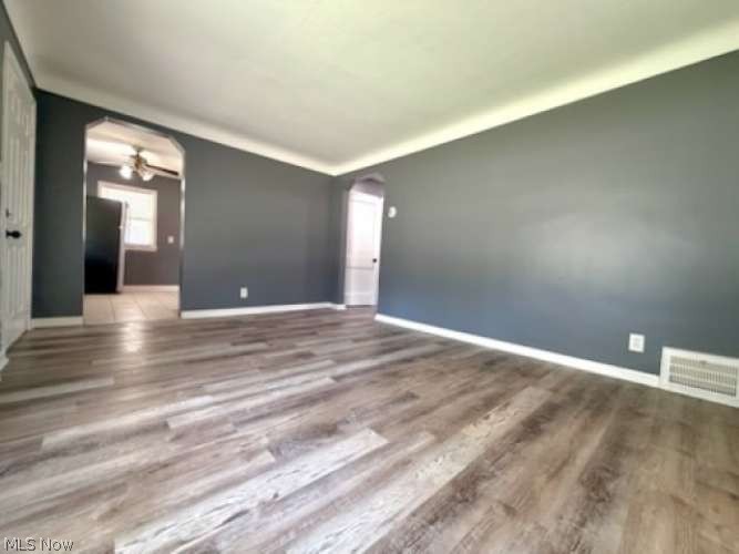 14207 Tabor Avenue Property Photo 3