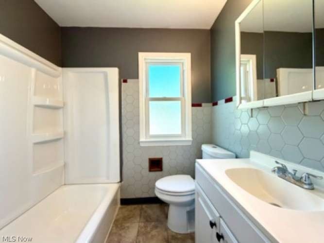 14207 Tabor Avenue Property Photo 4
