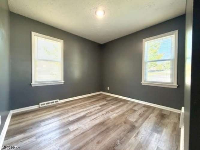14207 Tabor Avenue Property Photo 5
