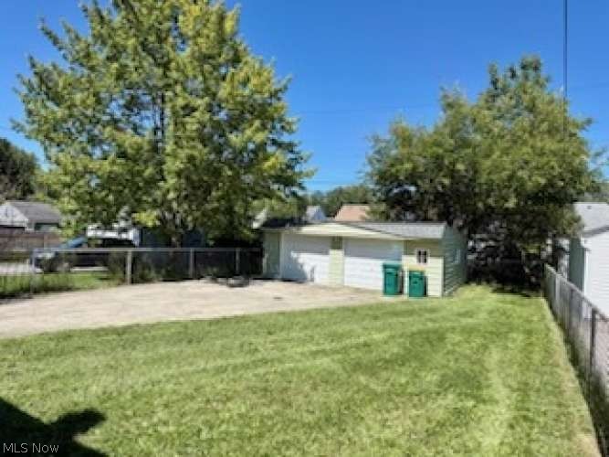14207 Tabor Avenue Property Photo 9