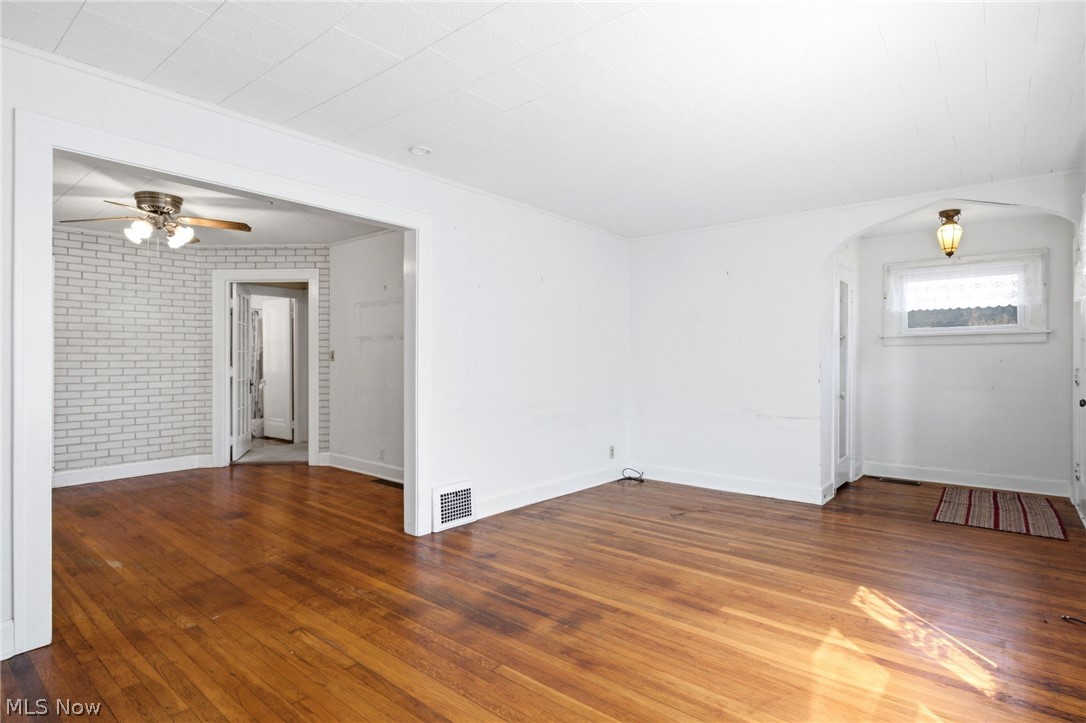 38905 Gardenside Drive Property Photo 8