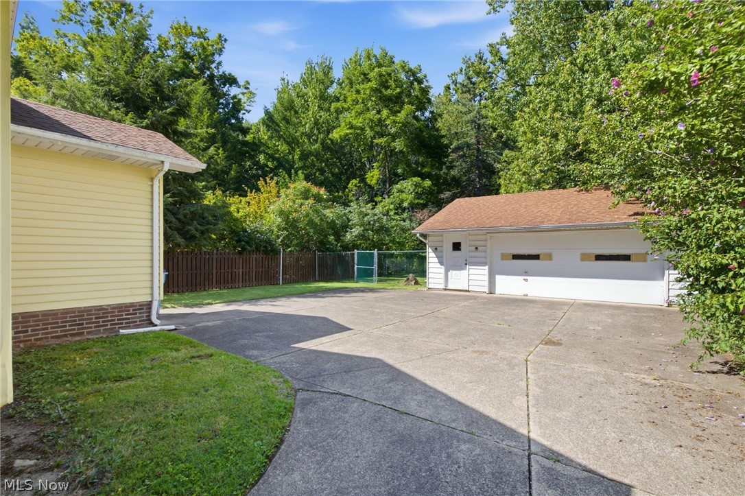 38905 Gardenside Drive Property Photo 28