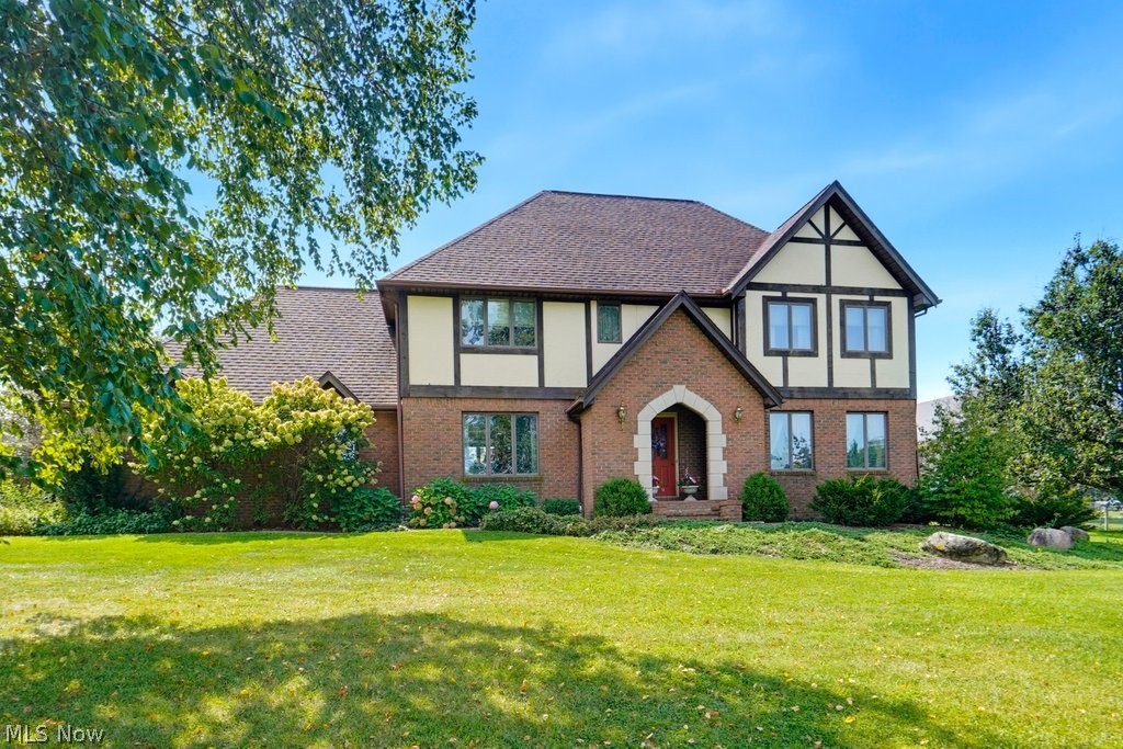 18079 Davis Road Property Photo 3