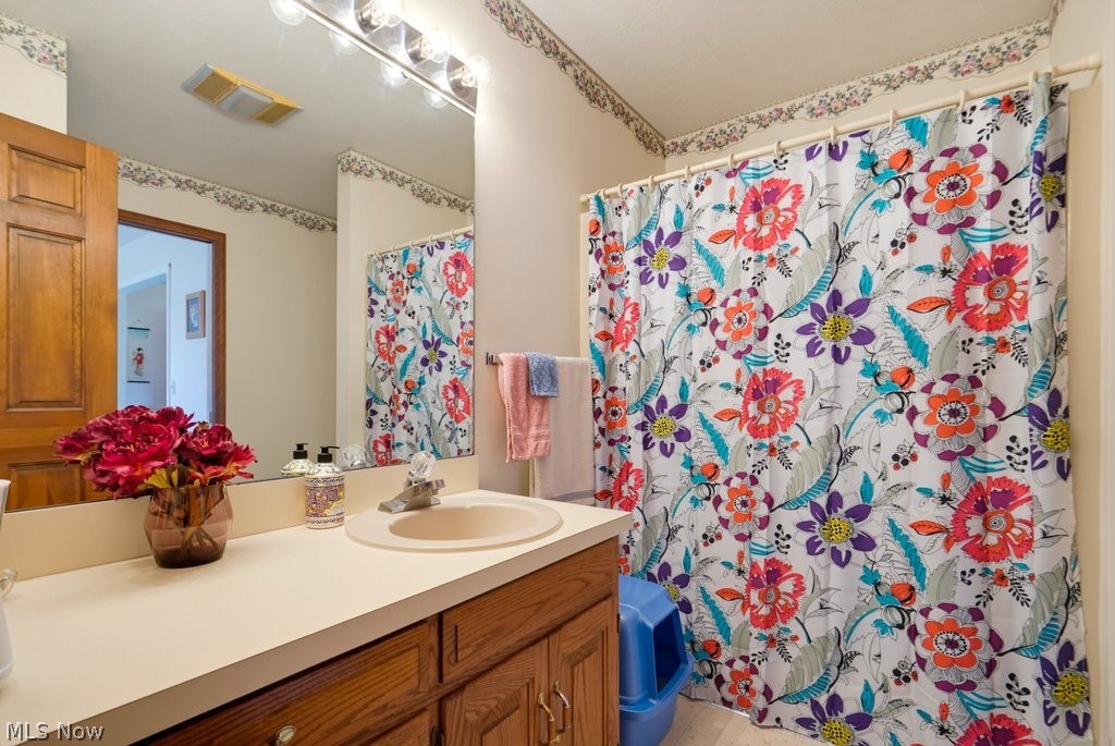 18079 Davis Road Property Photo 23