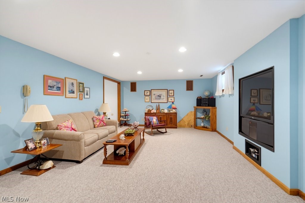 18079 Davis Road Property Photo 31