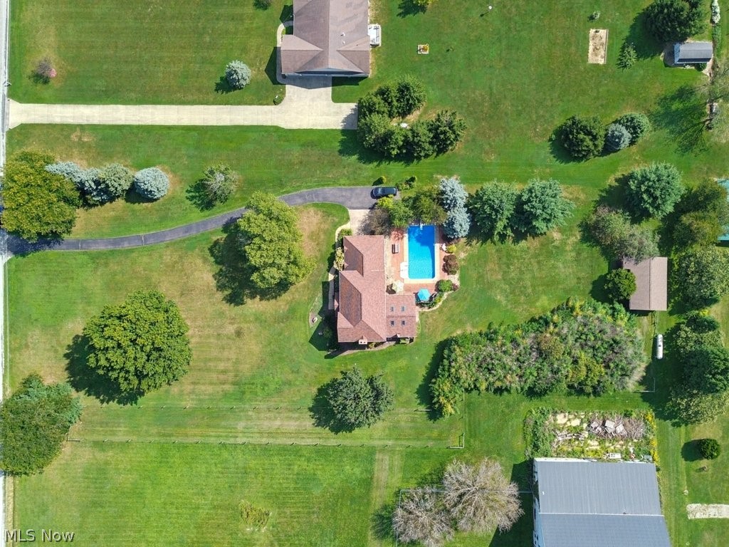 18079 Davis Road Property Photo 42