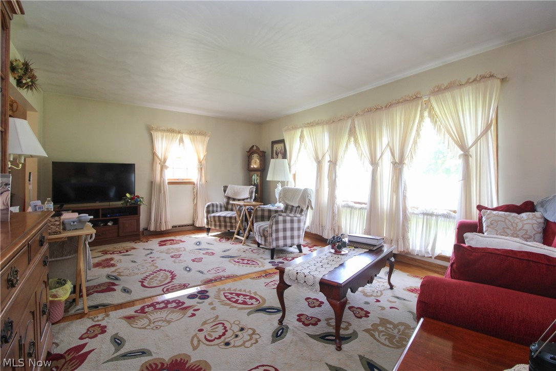 6021 Gault Road Property Photo 8