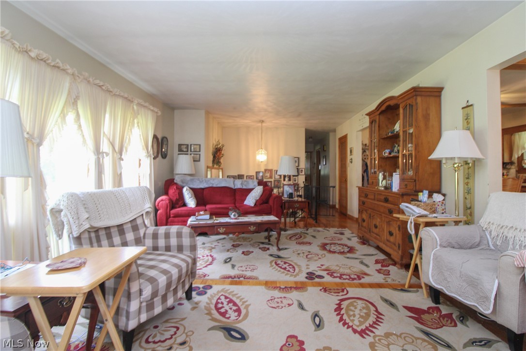 6021 Gault Road Property Photo 9
