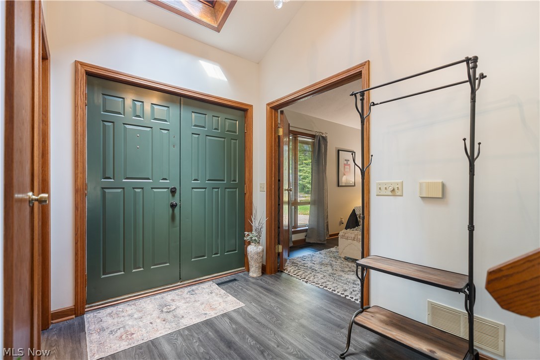 6107 Cedar Lane Nw Property Photo 3