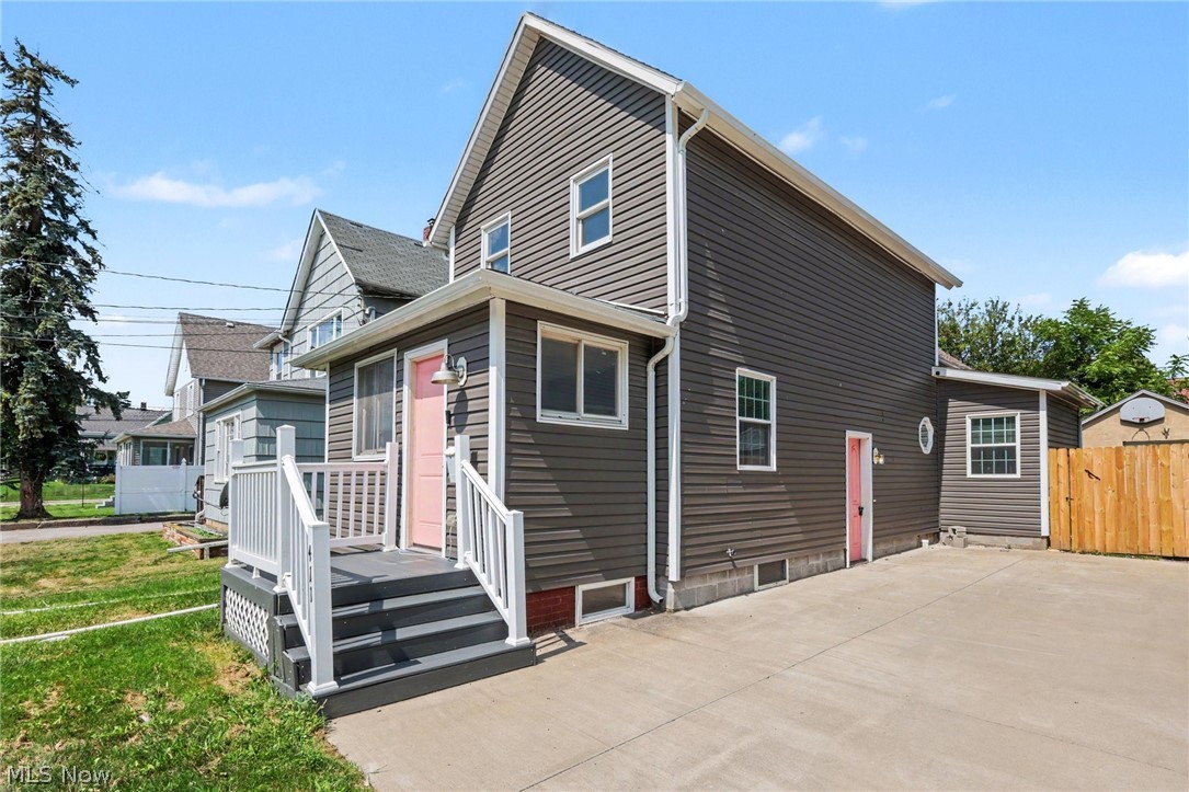 411 7th Street Property Photo 1
