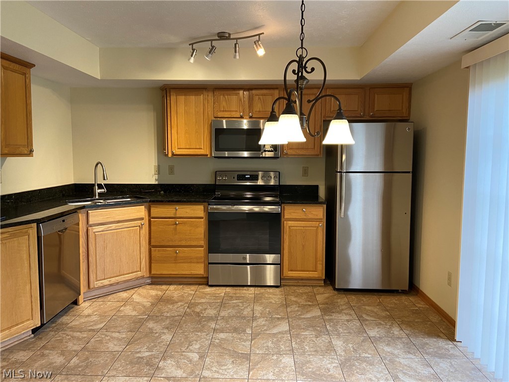 1430 Reimer C Property Photo 4