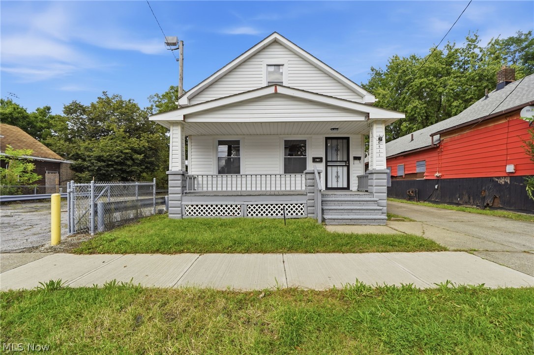 6511 Fullerton Avenue Property Photo